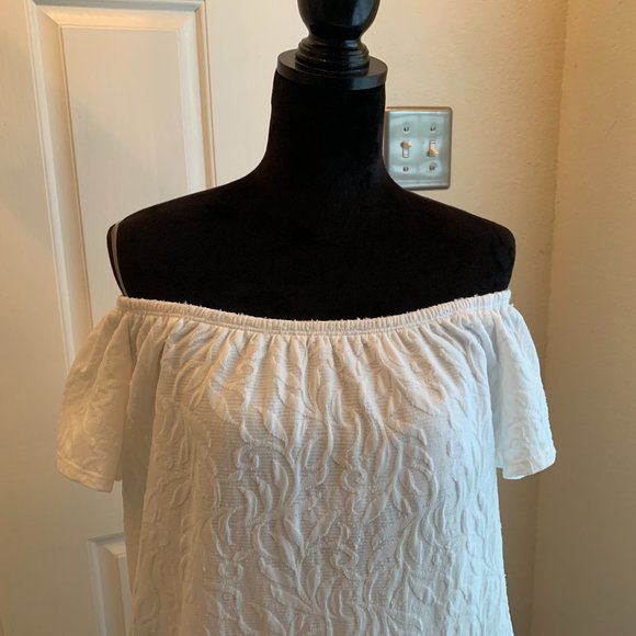 Ashley Stewart White Wedding Dress - Picture 3 of 10